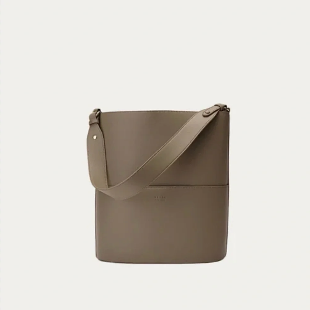 Freja - Tall Tote in Taupe - Picture 3 of 8